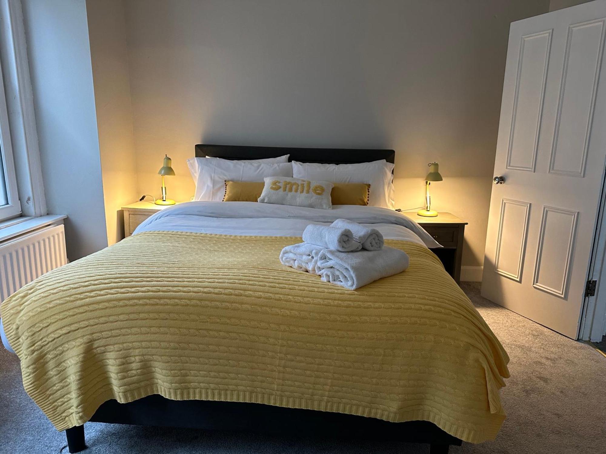 Two Bed Apartment Эдинбург Экстерьер фото